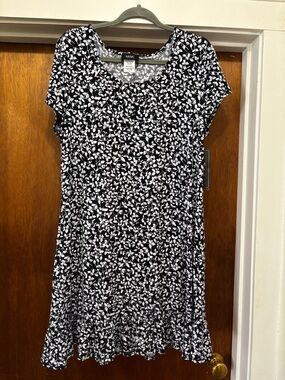 MSK Black and White Leaf-Print Scoop Neck Dress